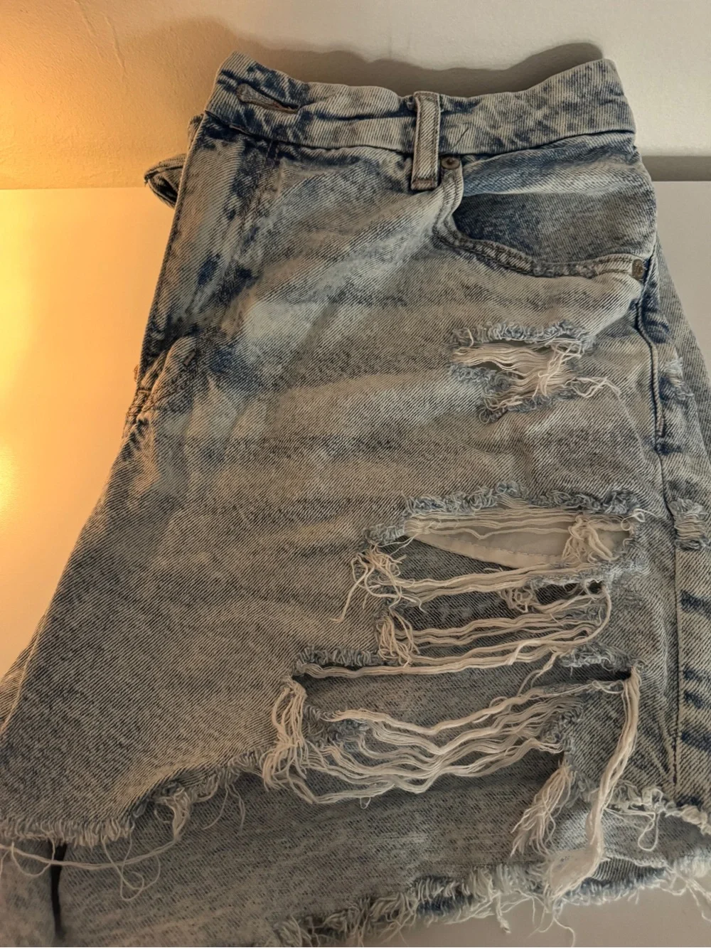American Eagle Outfitters casual distressed